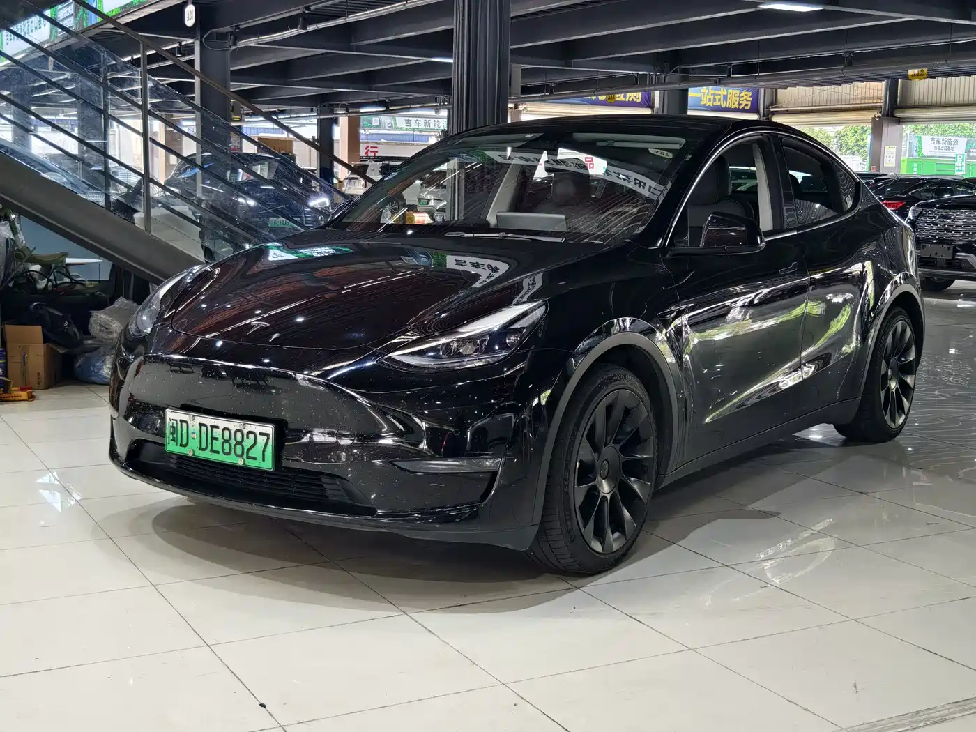 TESLA MODEL Y