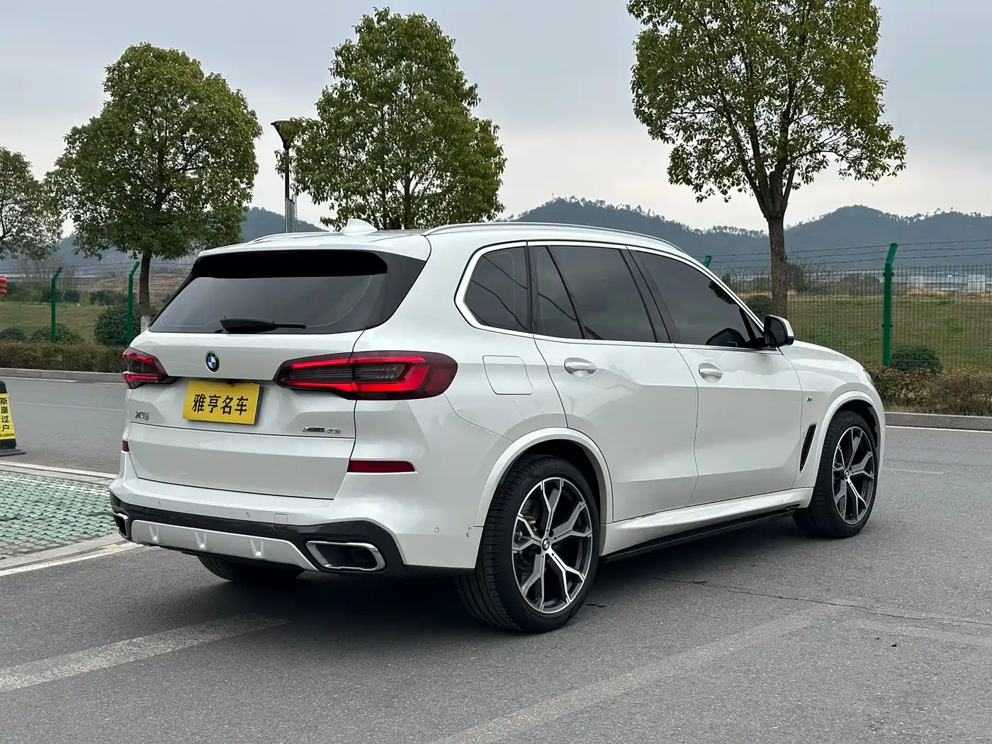 BMW X5 (Import) 2022 xDrive40i Premium M Sport Package фото 15