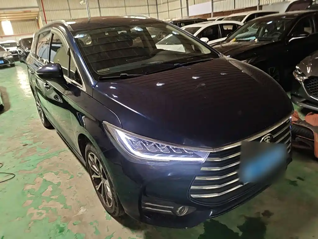Фото 4 - BYD Song MAX