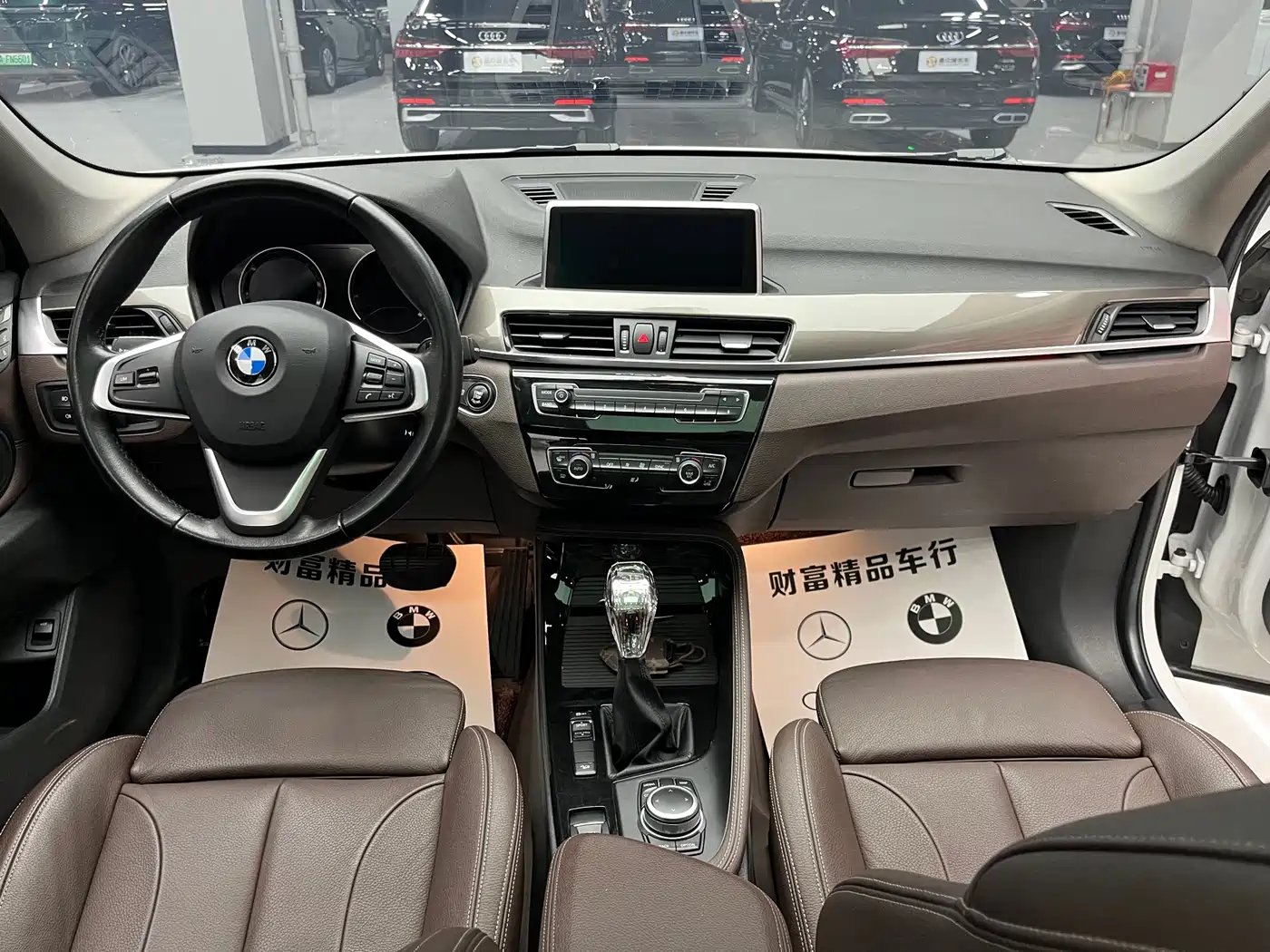 BMW X1 2019 xDrive20Li Premium Model фото 8