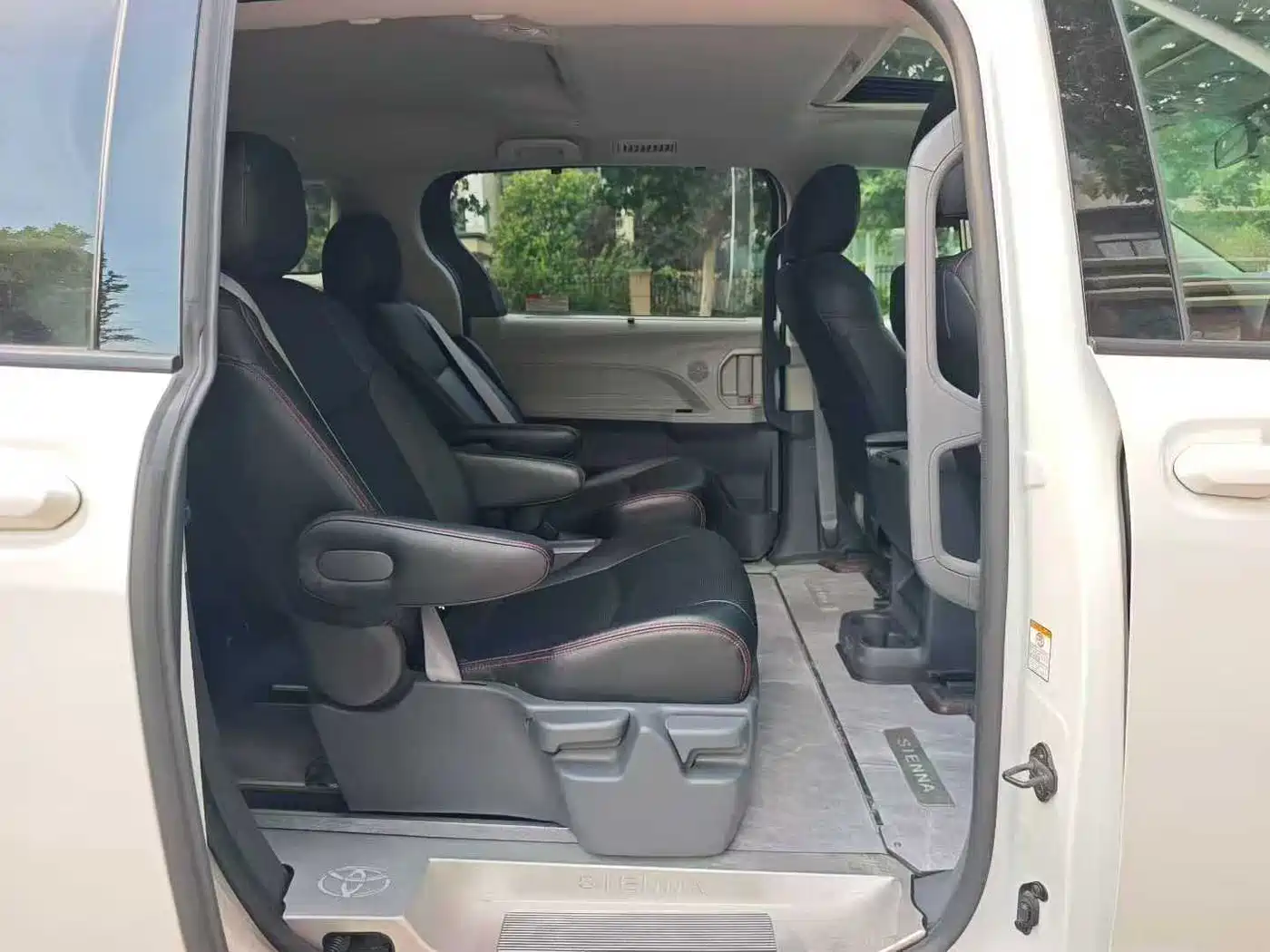 Toyota Sienna 2025 2026 Model 2.5L Hybrid 2WD Comfort Edition