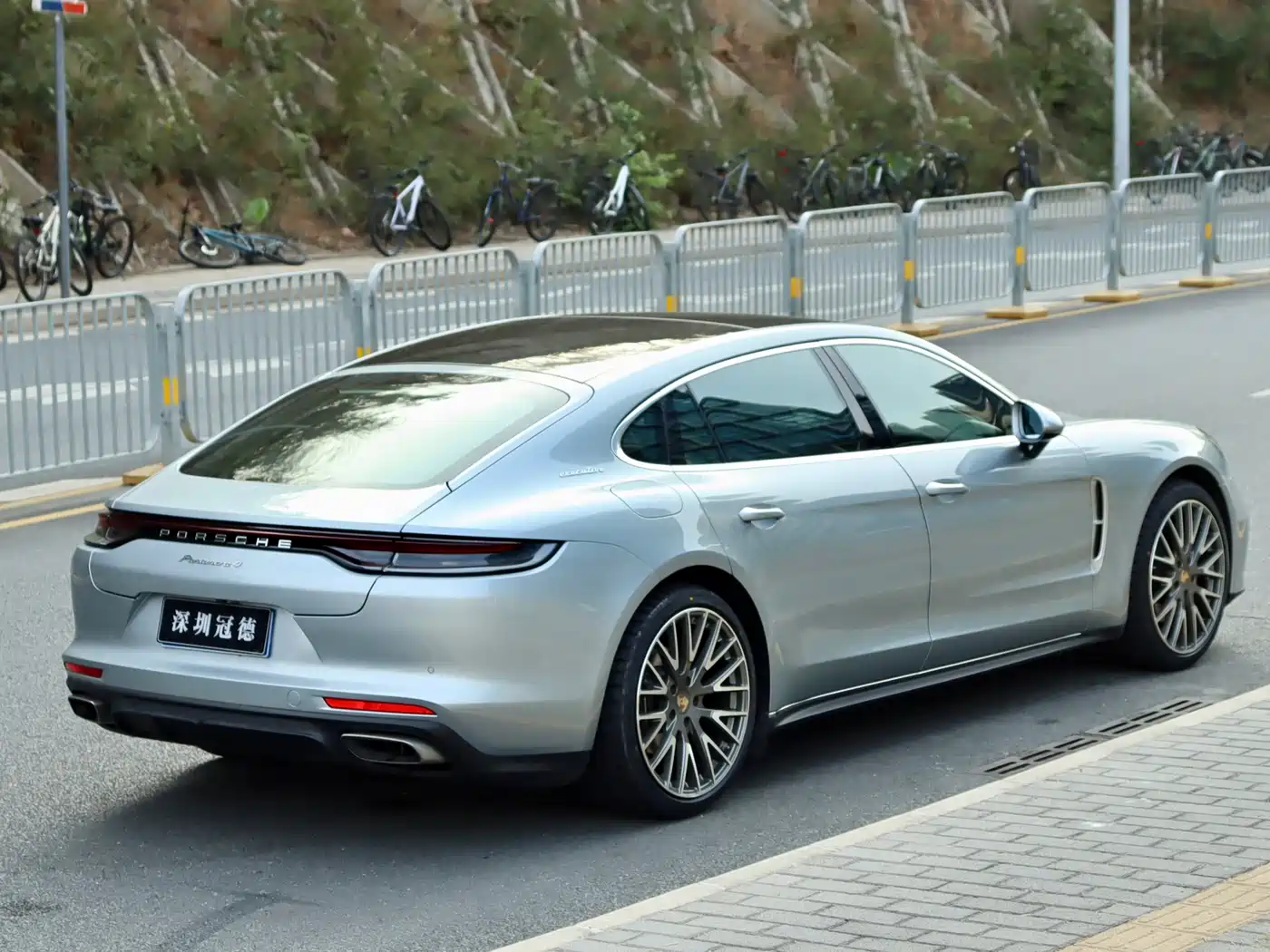 PORSCHE PANAMERA