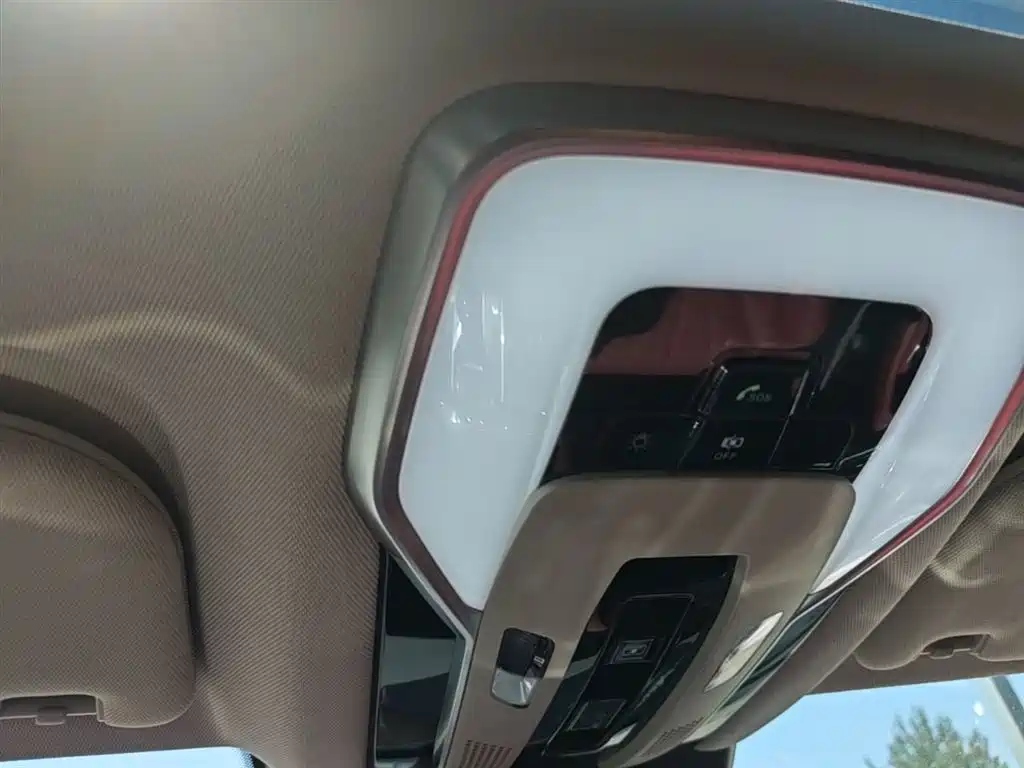 Hongqi H5 PHEV 2025 130 Super Hybrid Edition фото 18