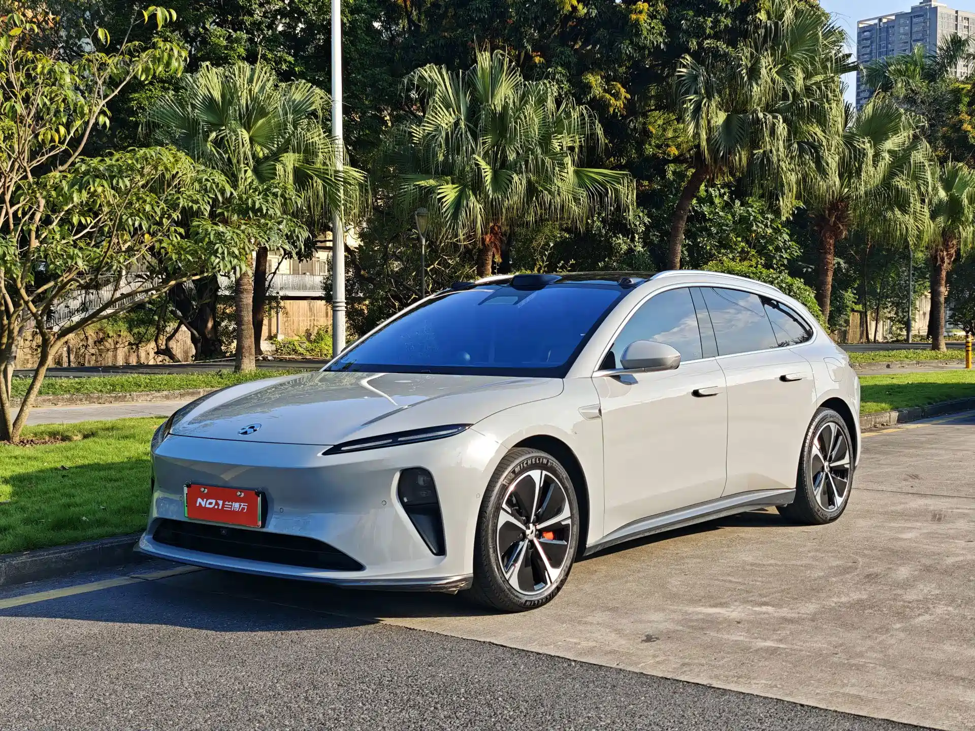 Фото 1 - NIO ET5T