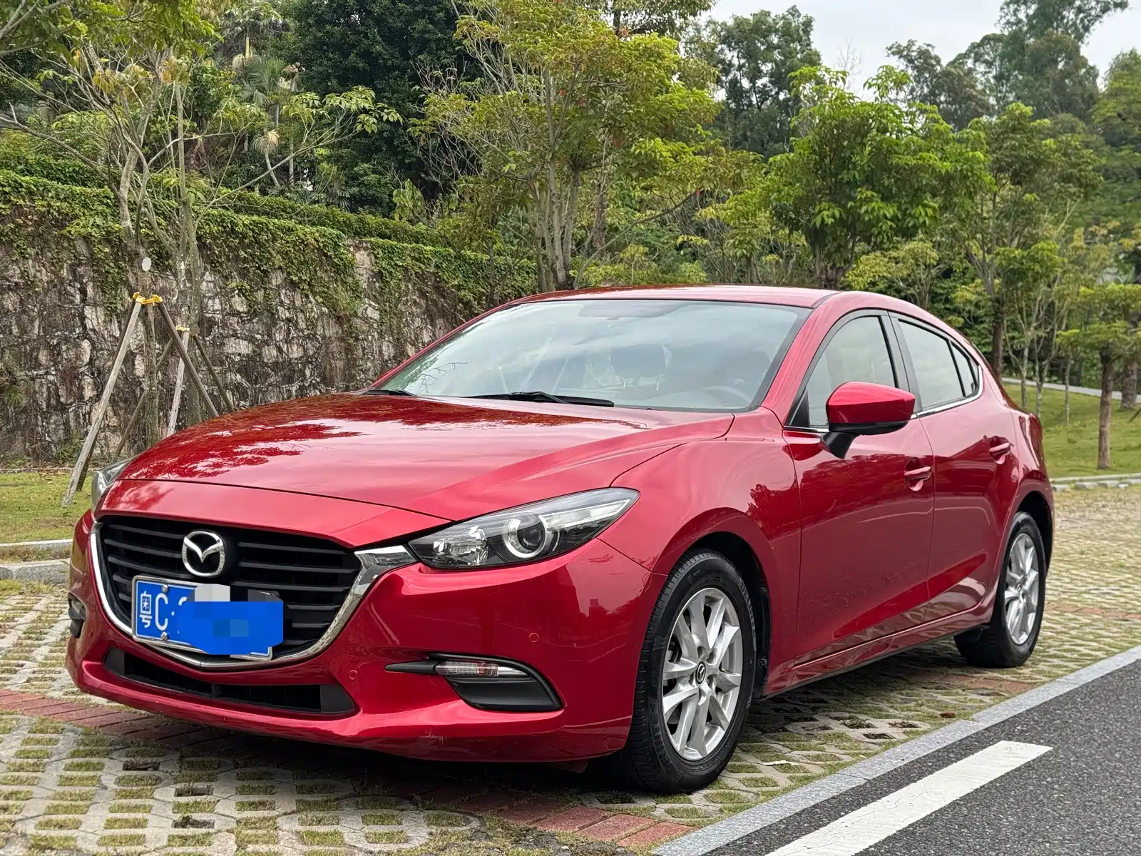 Фото 1 - Mazda Mazda 3