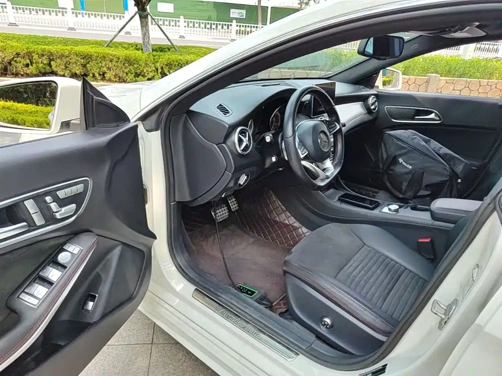 Mercedes-Benz CLA (Import) 2015 CLA 220 4MATIC фото 16
