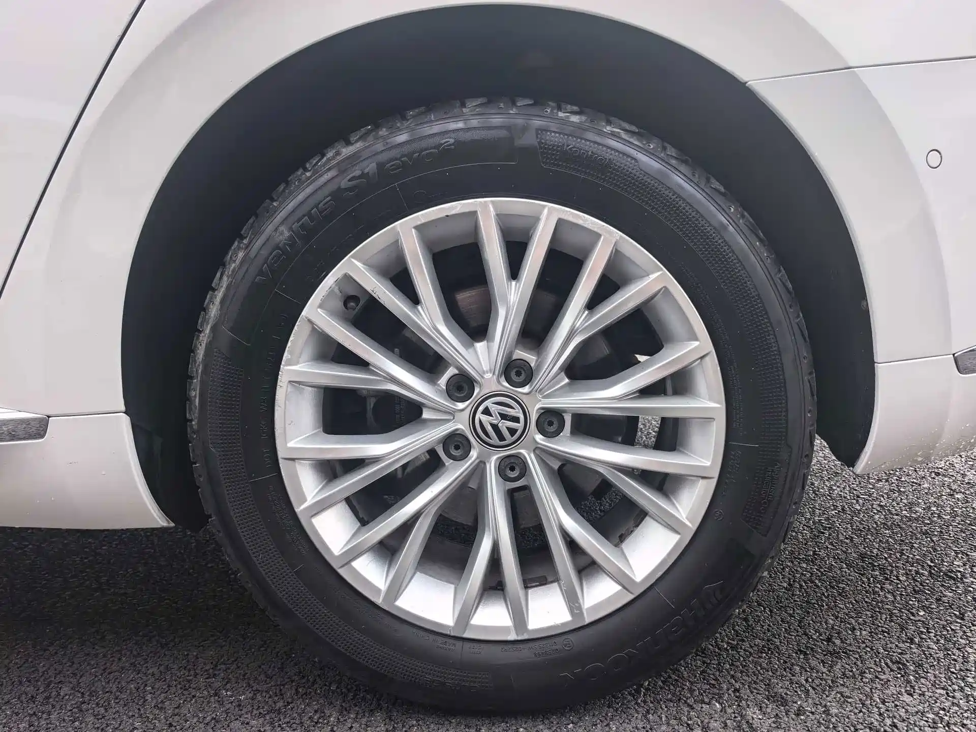 Photo 9 - Volkswagen CC
