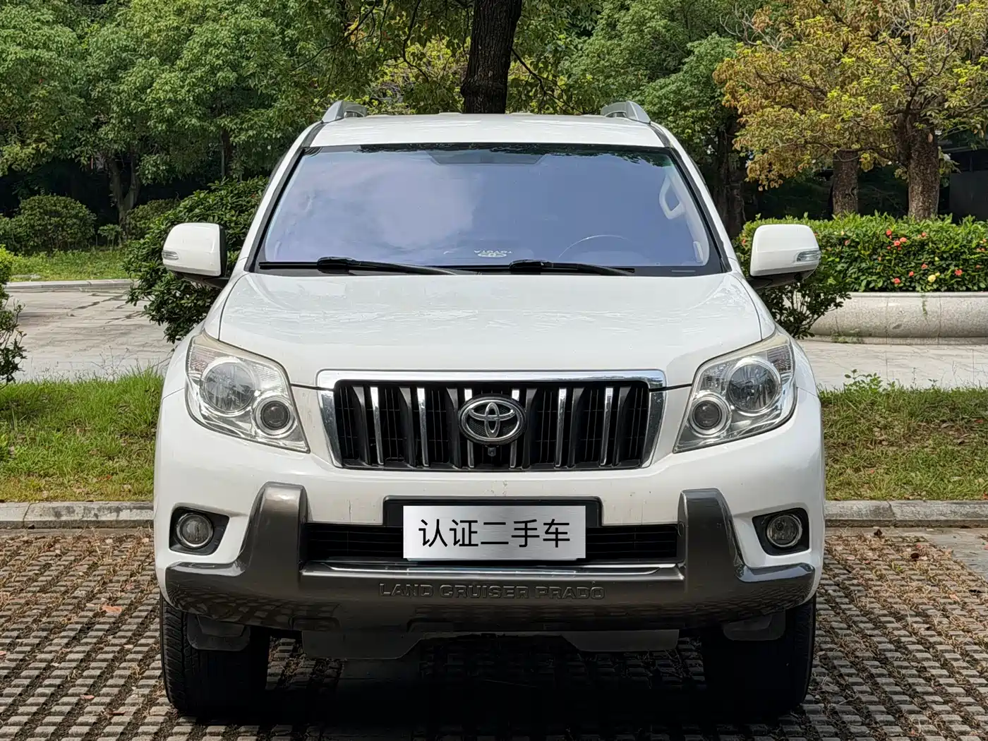 Toyota Prado 2010 4.0L Automatic TX фото 2