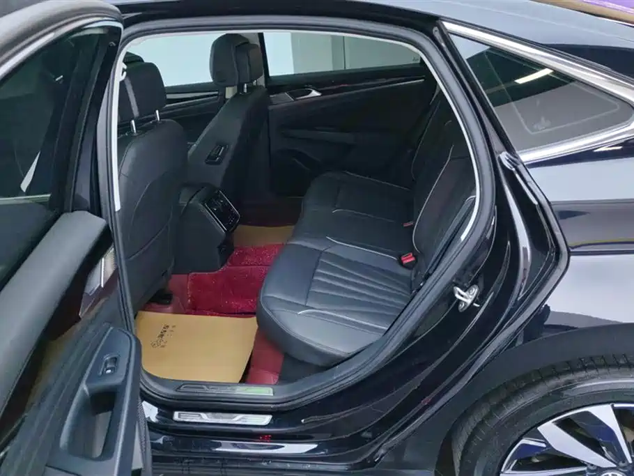 Volkswagen Passat 2024 330TSI Elite Edition фото 11