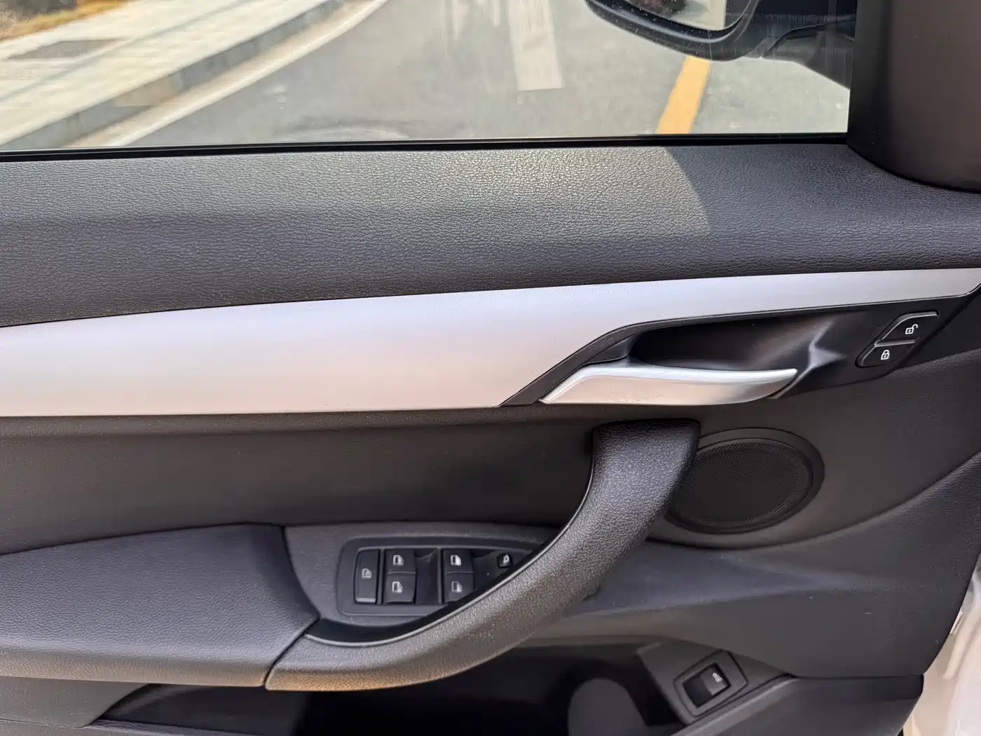 BMW X1 2016 sDrive18Li Premium Model фото 10