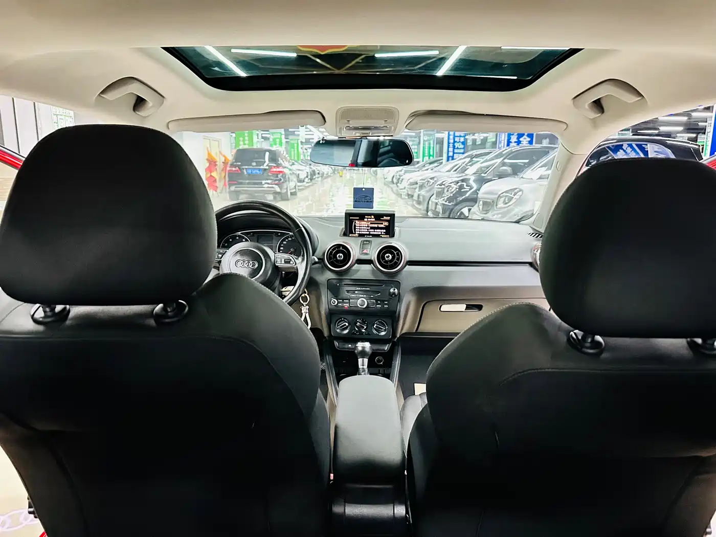Audi A1 2012 1.4 TFSI Ego фото 23