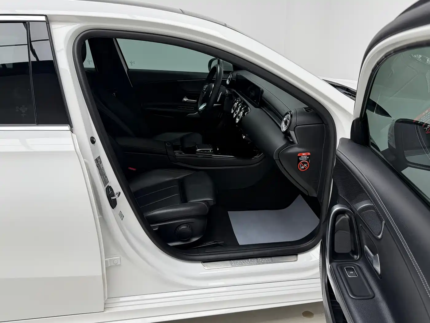 Mercedes-Benz A-Class 2022 A 200 L Sport Sedan Dynamic фото 11