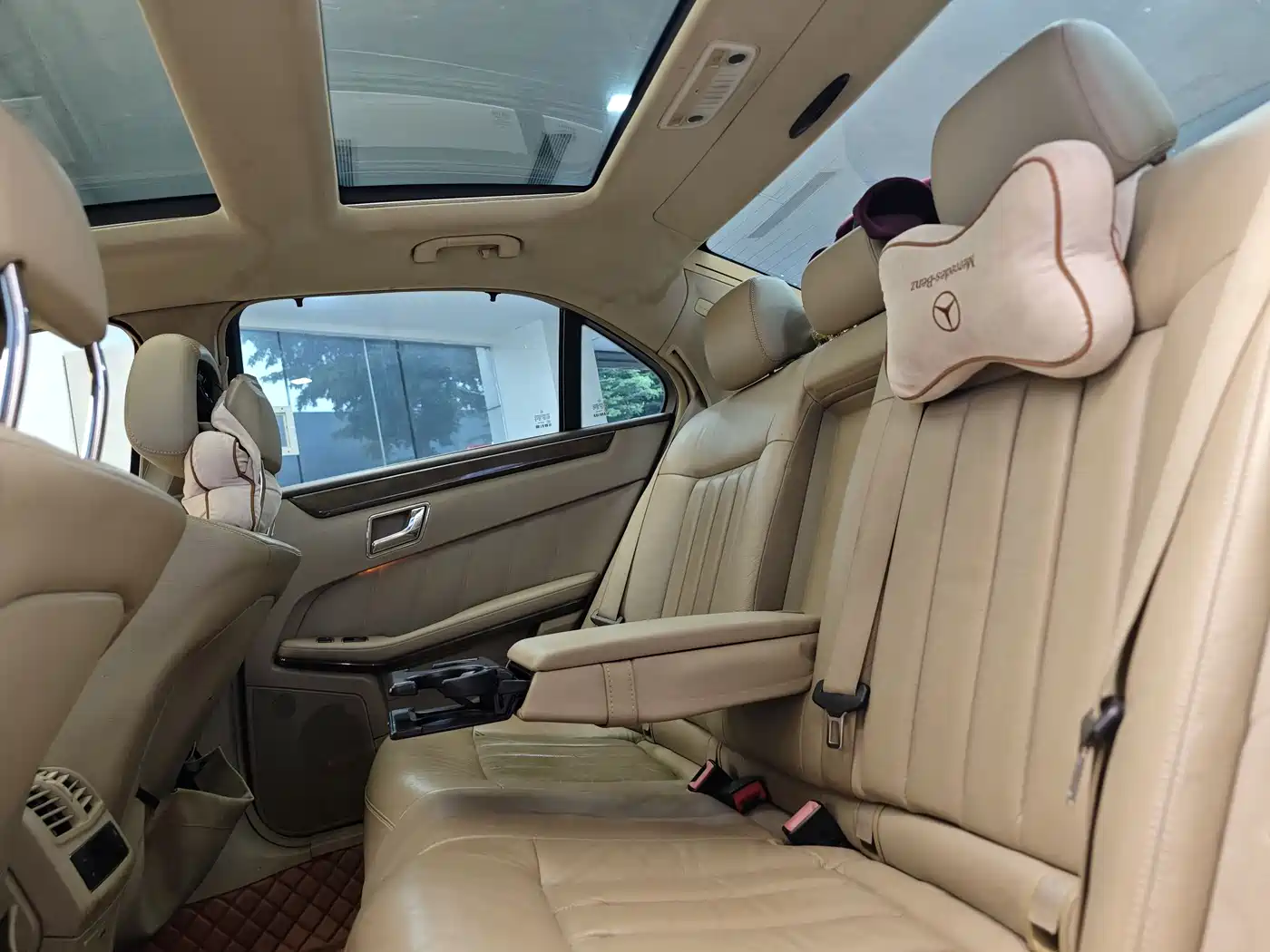 Mercedes-Benz E-Class (Import) 2009 Model E 300 Elegance Version фото 24