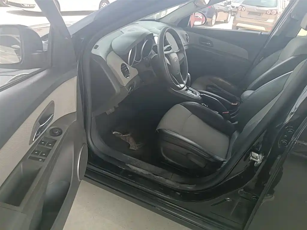 Chevrolet Cruze 2014 1.6L SL Million Commemorative Edition AT фото 15