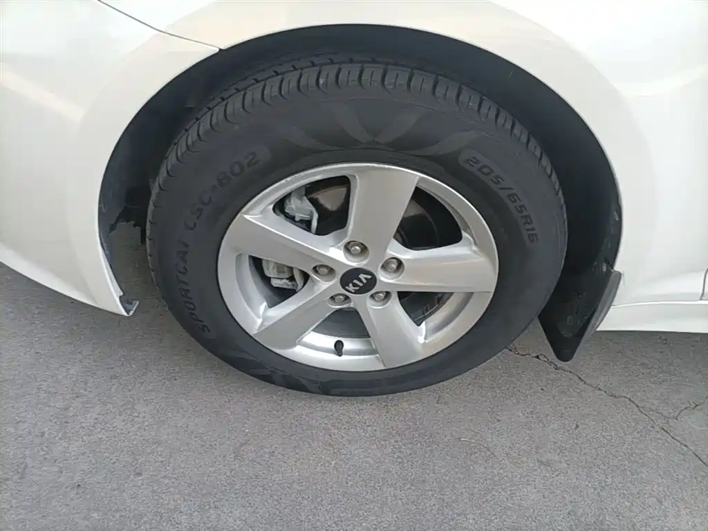 Kia K5 2015 2.0L Automatic GL фото 23