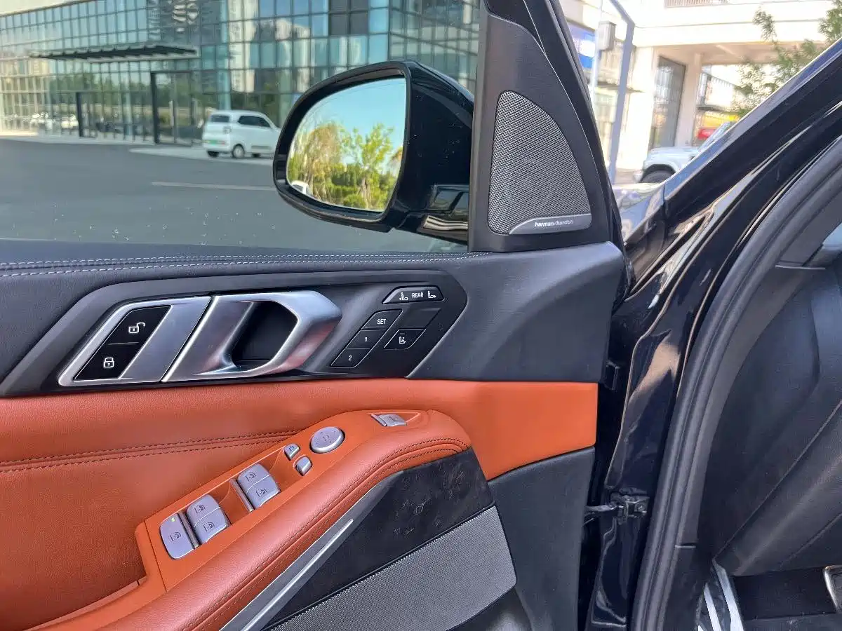 BMW X7 2023 xDrive40i Exclusive M Sport Package фото 16