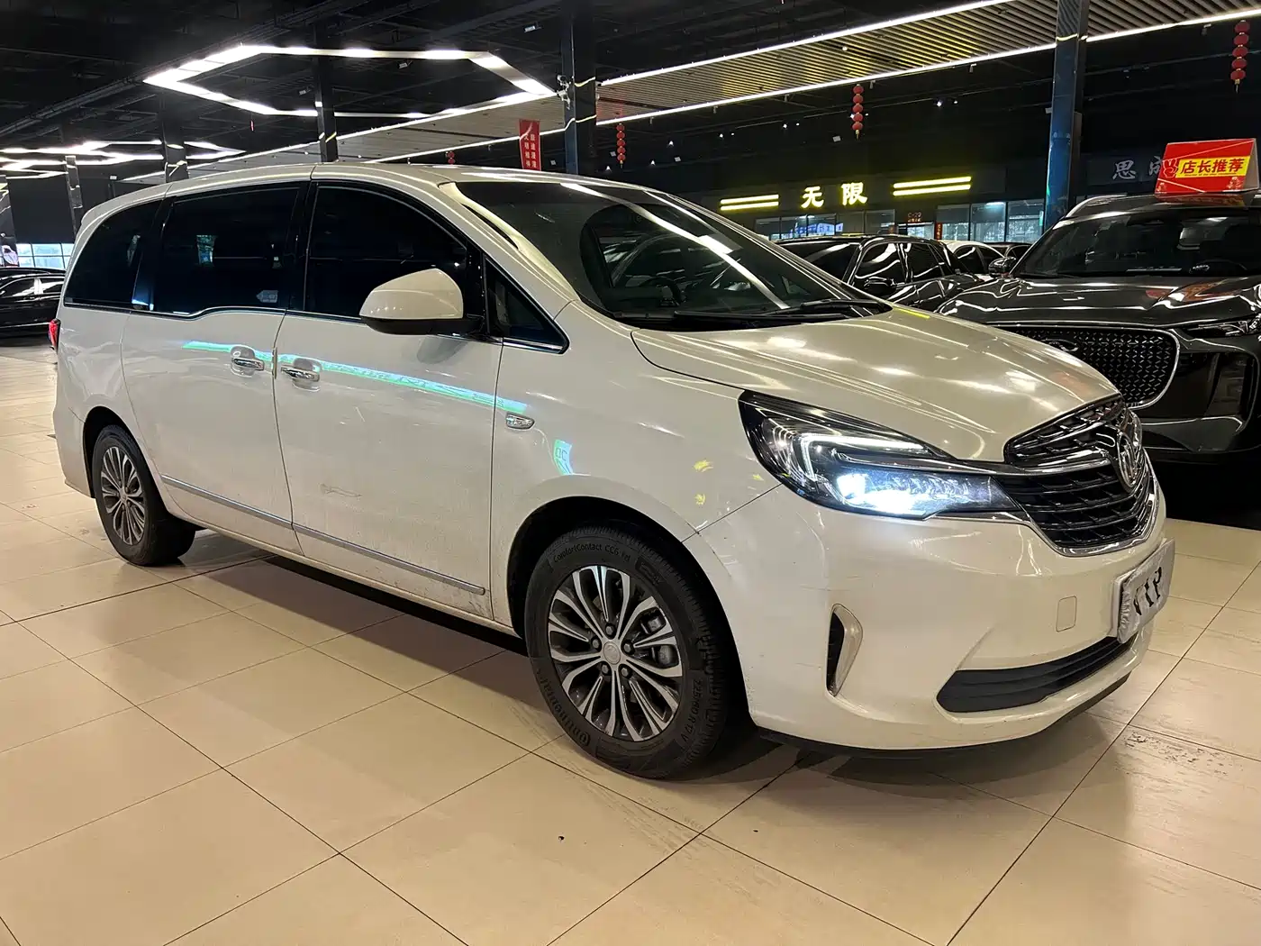 Buick GL8 2021 Land Business Class 652T Luxury фото 2