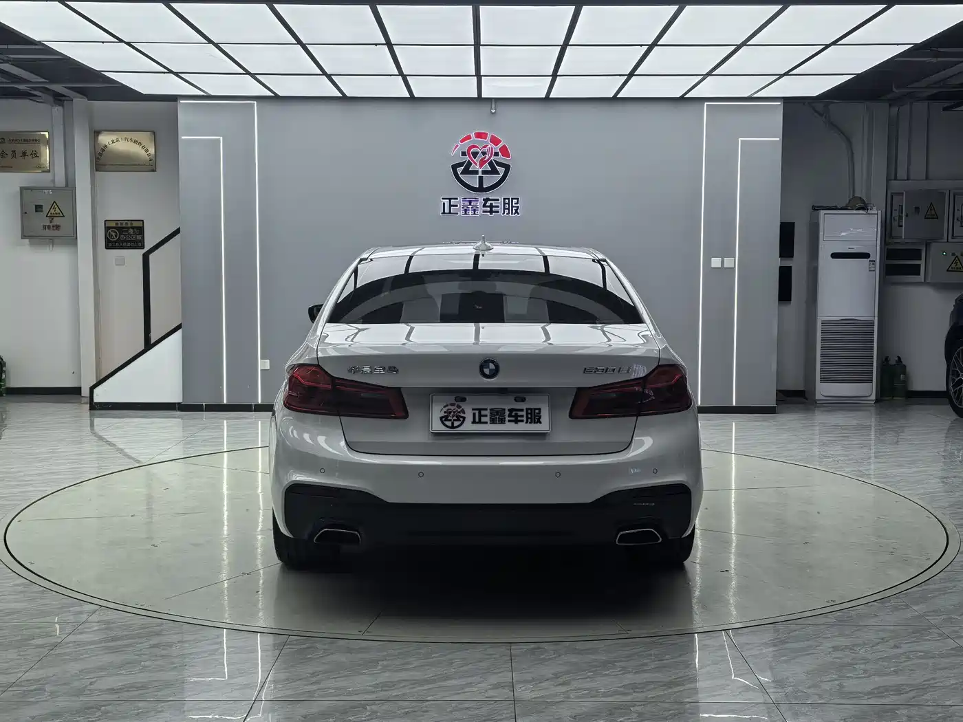 BMW 5 Series 2018 Facelift 530Li Leading M Sport Package фото 16