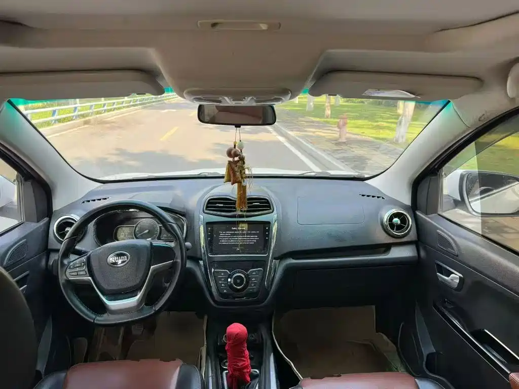 SWM Motor SWM X3 2020 2020 1.5L Manual Premium 7-seater