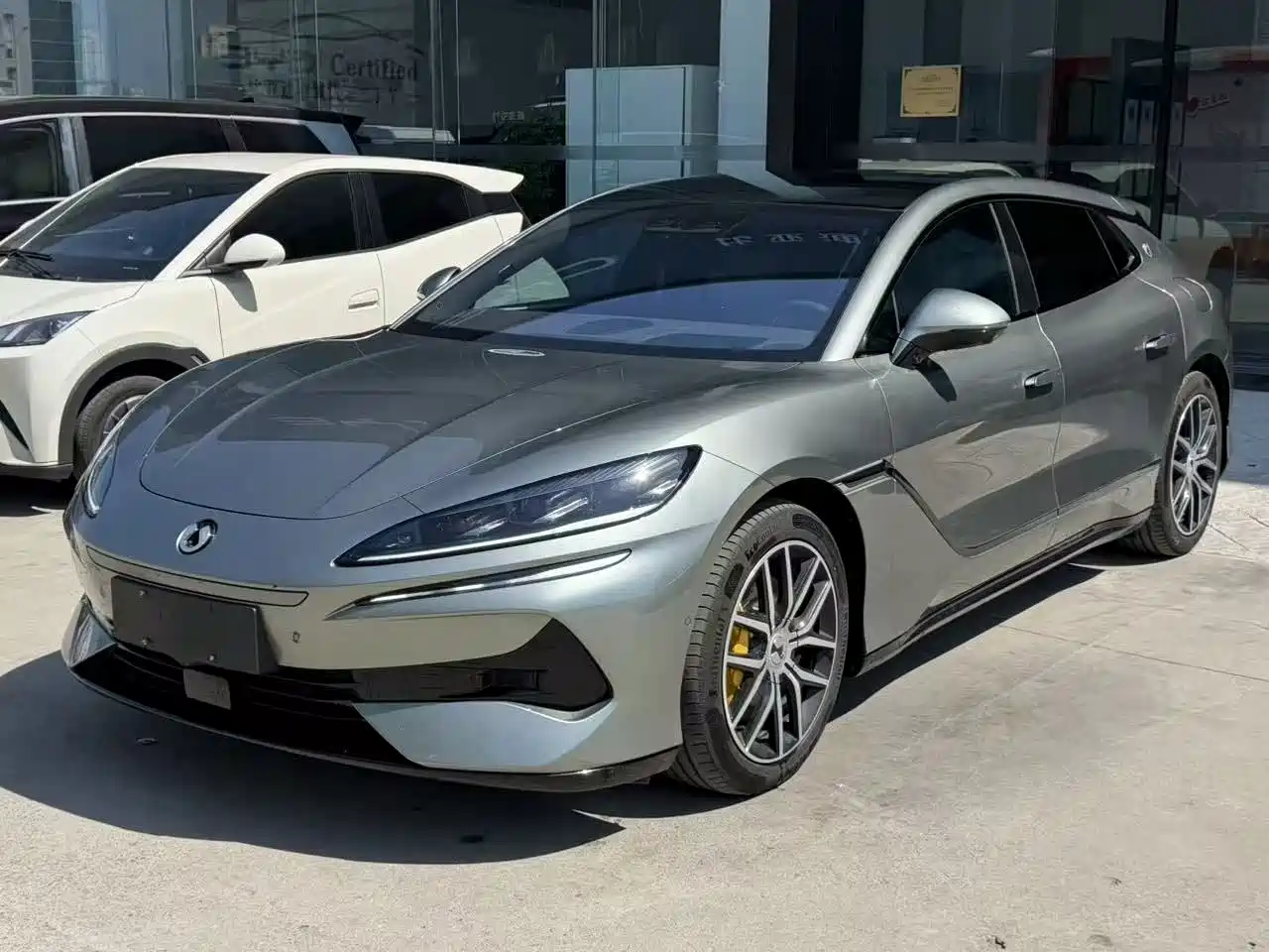 Denza Z9GT 2024 Model 1100 AWD Max Edition фото 2
