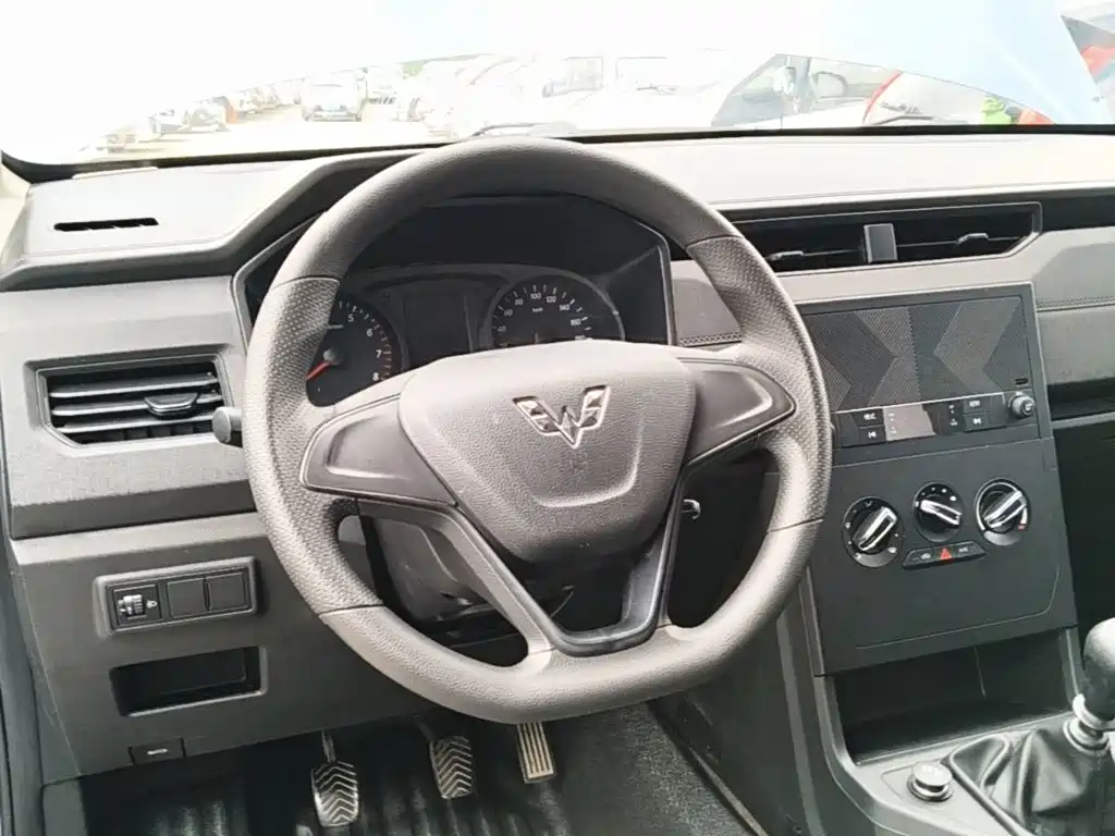 Wuling Motors Wuling Hongguang PLUS 2021 2020 1.5L Manual Standard 5-seater