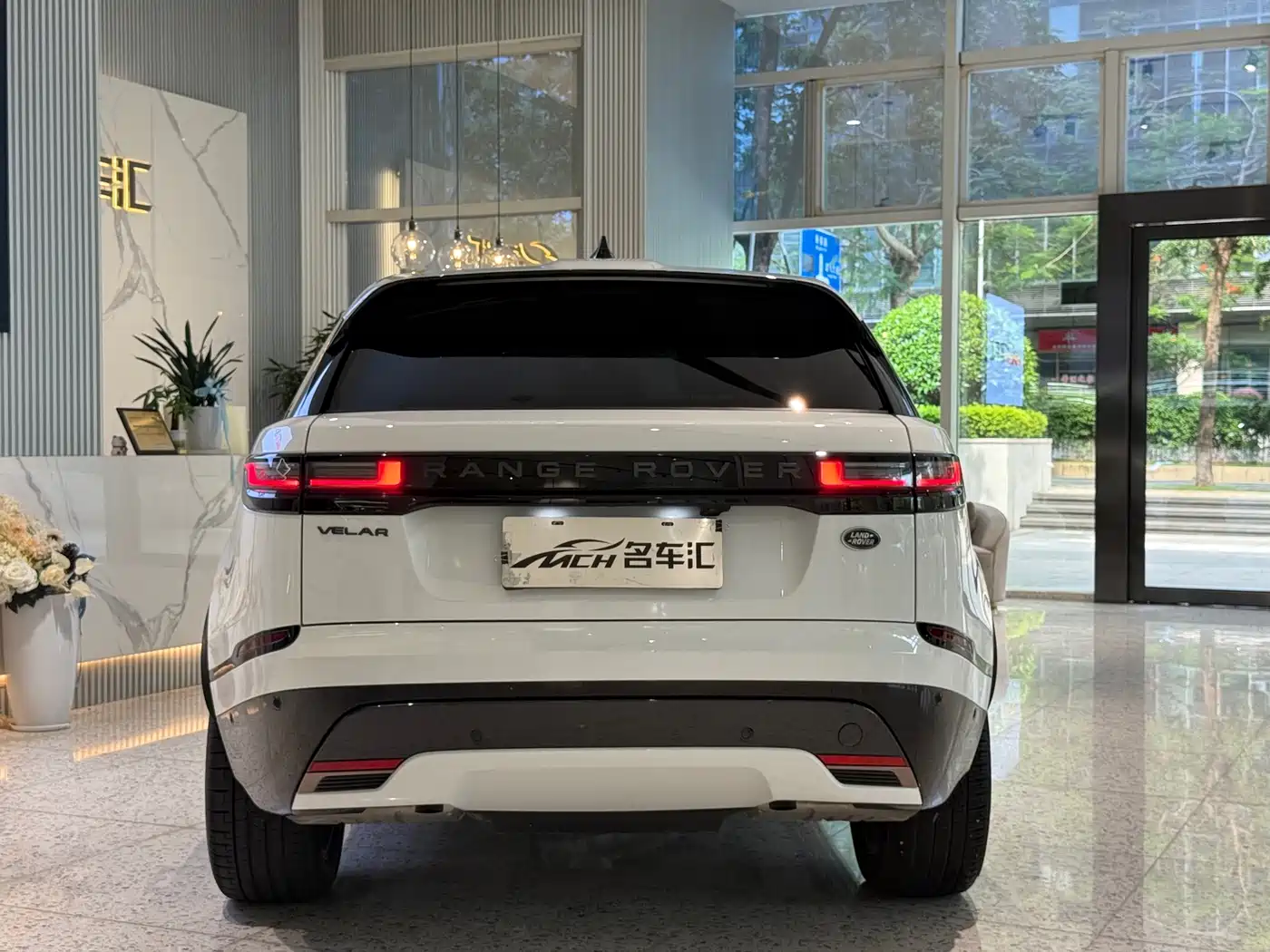Land Rover Range Rover Velar 2024 Dynamic SE фото 4