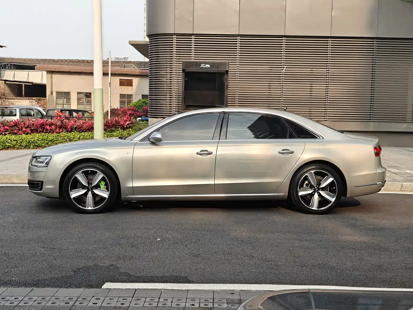 Audi A8 2014 A8L 45 TFSI quattro Luxury фото 23