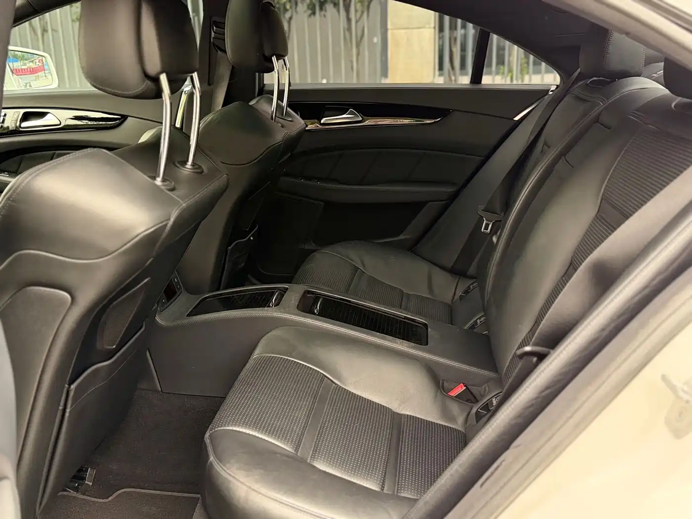 Mercedes-Benz CLS AMG 2015 AMG CLS 63 4MATIC фото 11