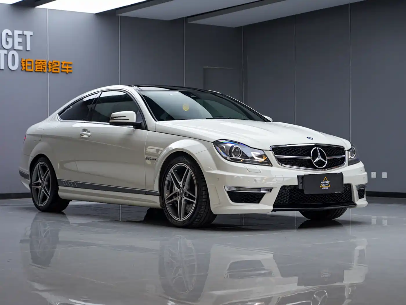 Mercedes-Benz C-Class AMG 2012 AMG C 63 Coupe Dynamic фото 3