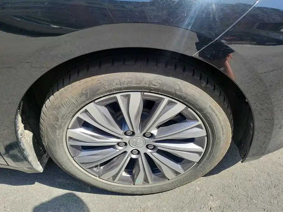 Hongqi E-QM5 2022 431km Charging Enjoyment Edition фото 6