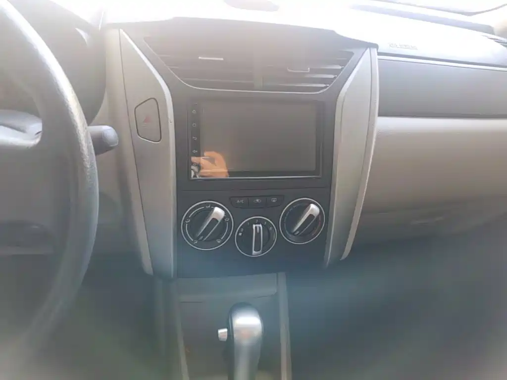 Venucia R50 2016 2016 Model 1.6L Automatic Elite Edition
