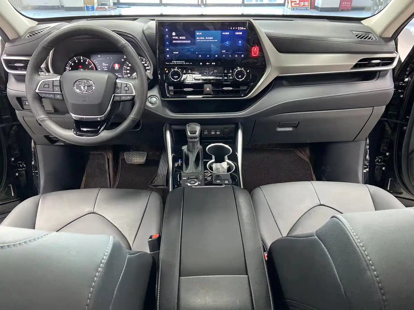 TOYOTA HIGHLANDER