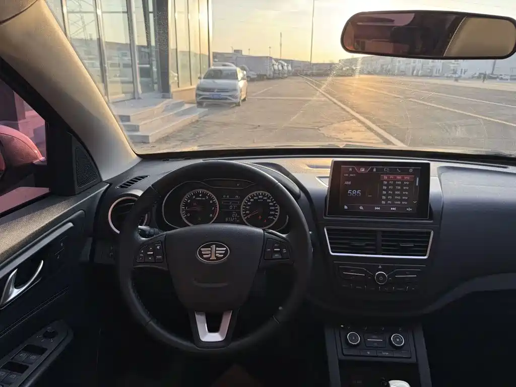 Besturn X40 2018 2018 Internet Celebrity Edition 1.6L Manual Luxury
