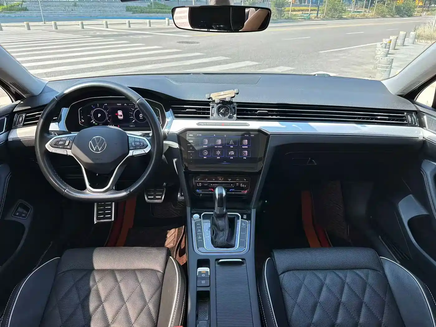Volkswagen Magotan GTE Plug-in Hybrid 2022 GTE Luxury фото 4