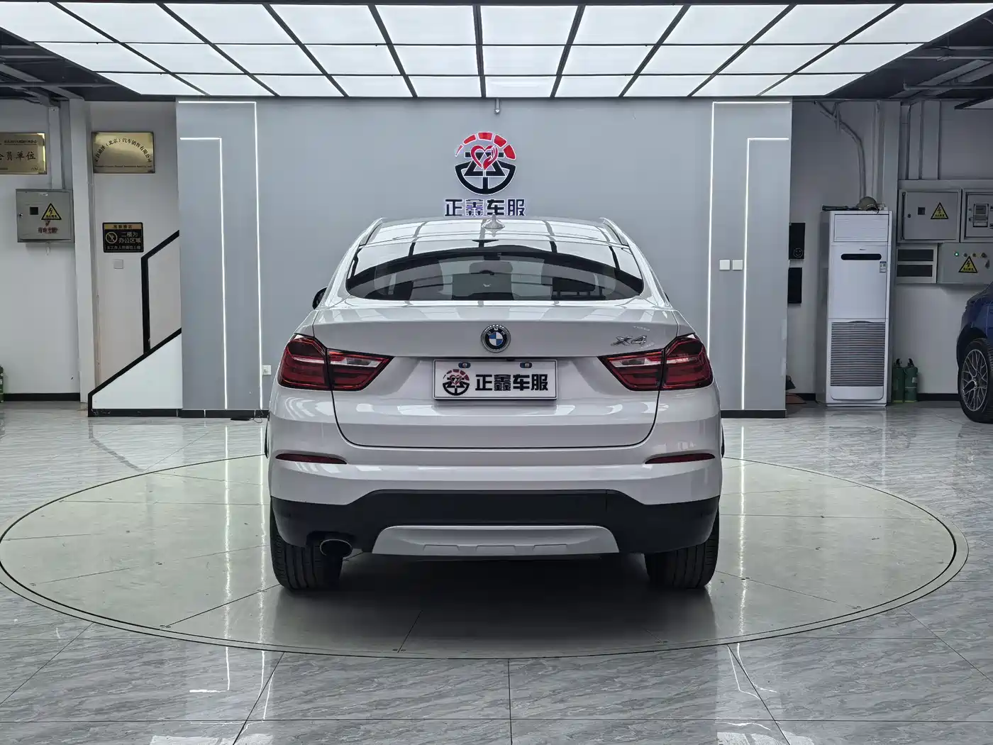 BMW X4 2014 xDrive20i X Design Package фото 15