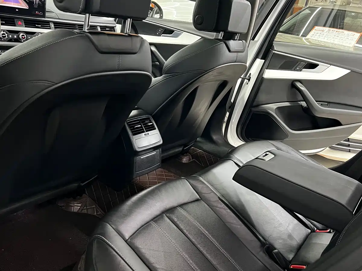 Audi A4L 2020 40 TFSI Fashion Dynamic Edition фото 9