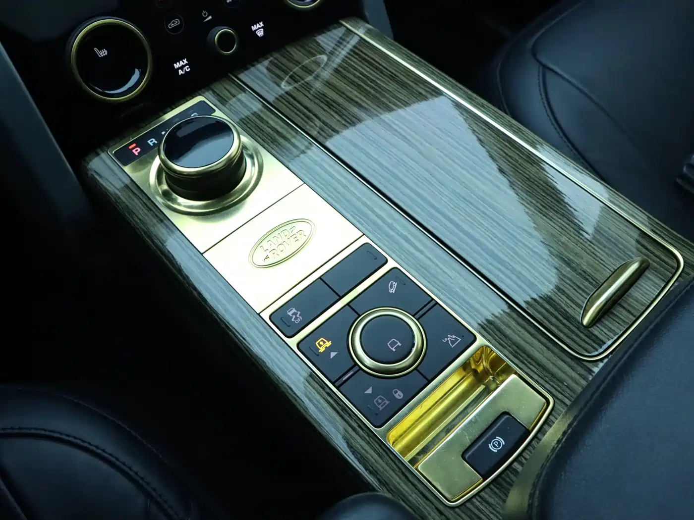 Land Rover Range Rover 2018 3.0 SC V6 Golden Age Edition фото 20