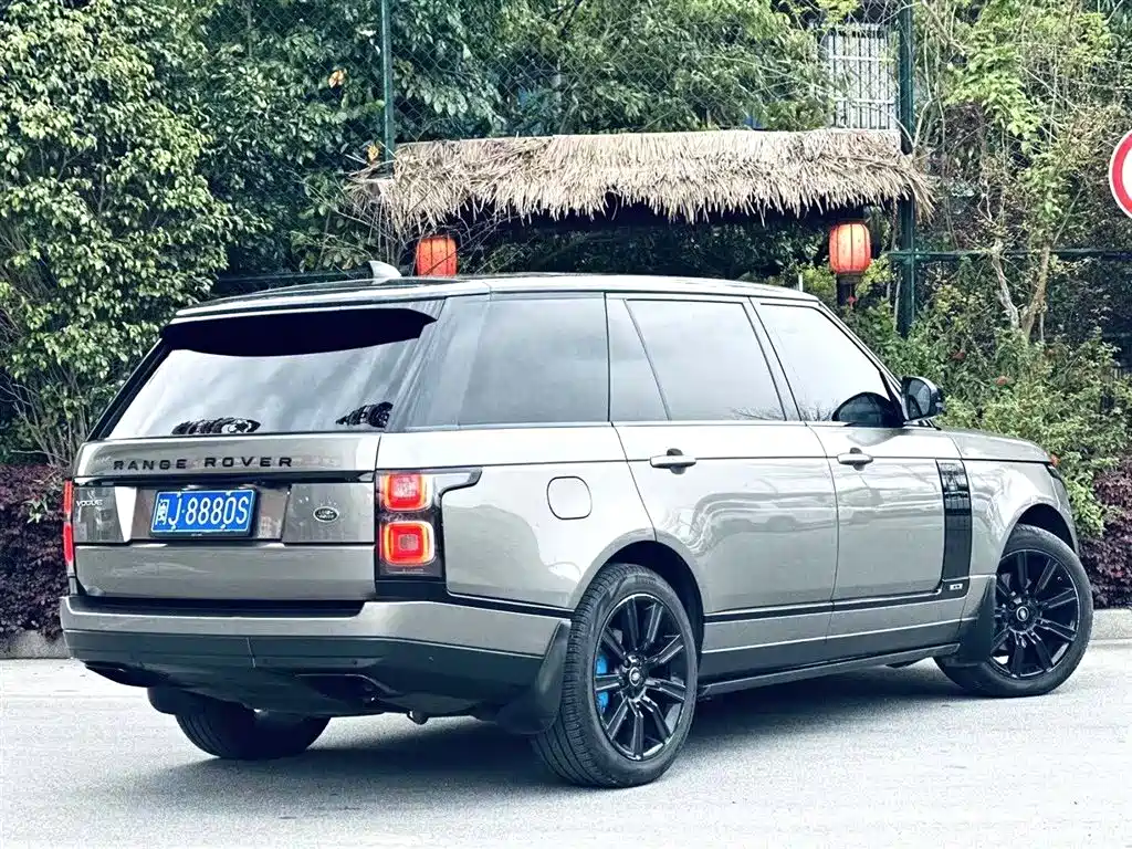 Land Rover Range Rover 2018 3.0 SC V6 Vogue SE Genesis Extended Edition фото 9
