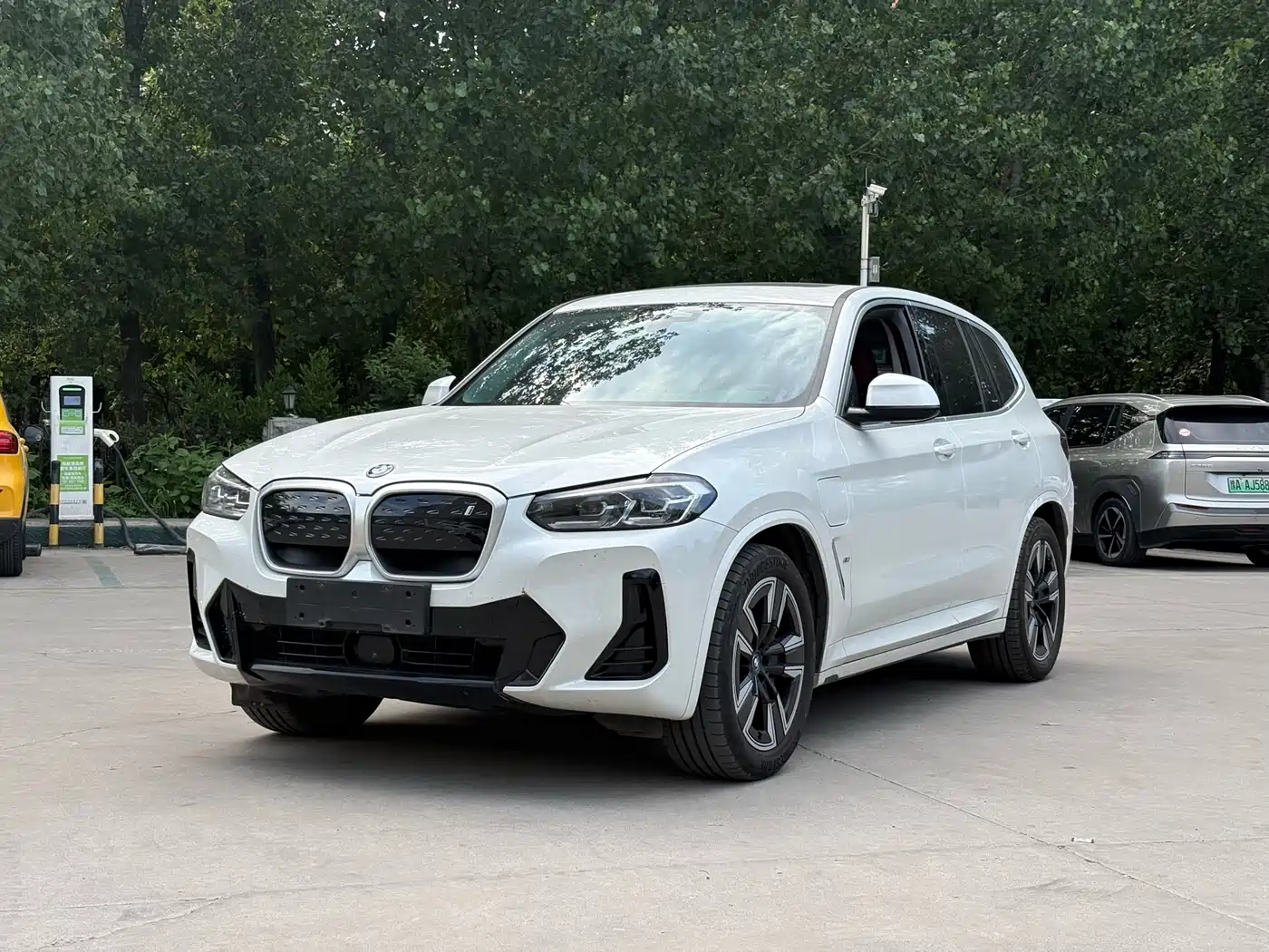 BMW iX3 2022 Leading Edition