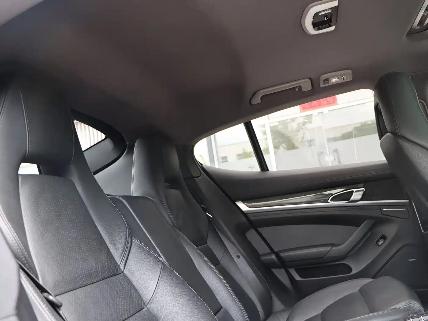 Porsche Panamera 2010 Model Panamera S 4.8L фото 35