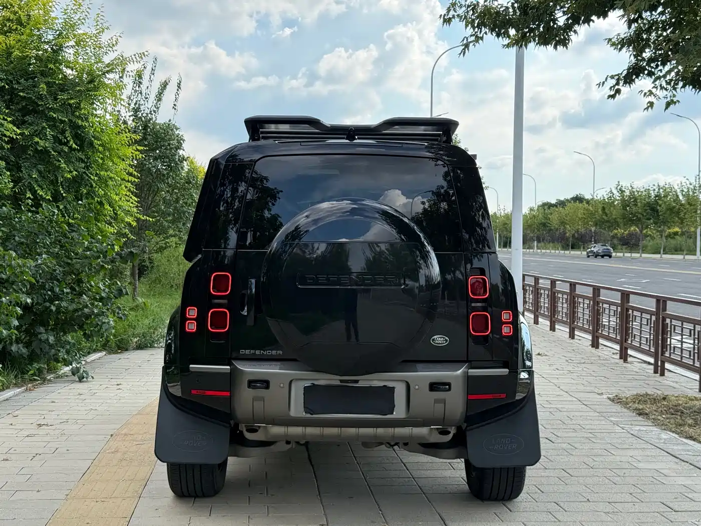 Фото 6 - Land Rover Defender
