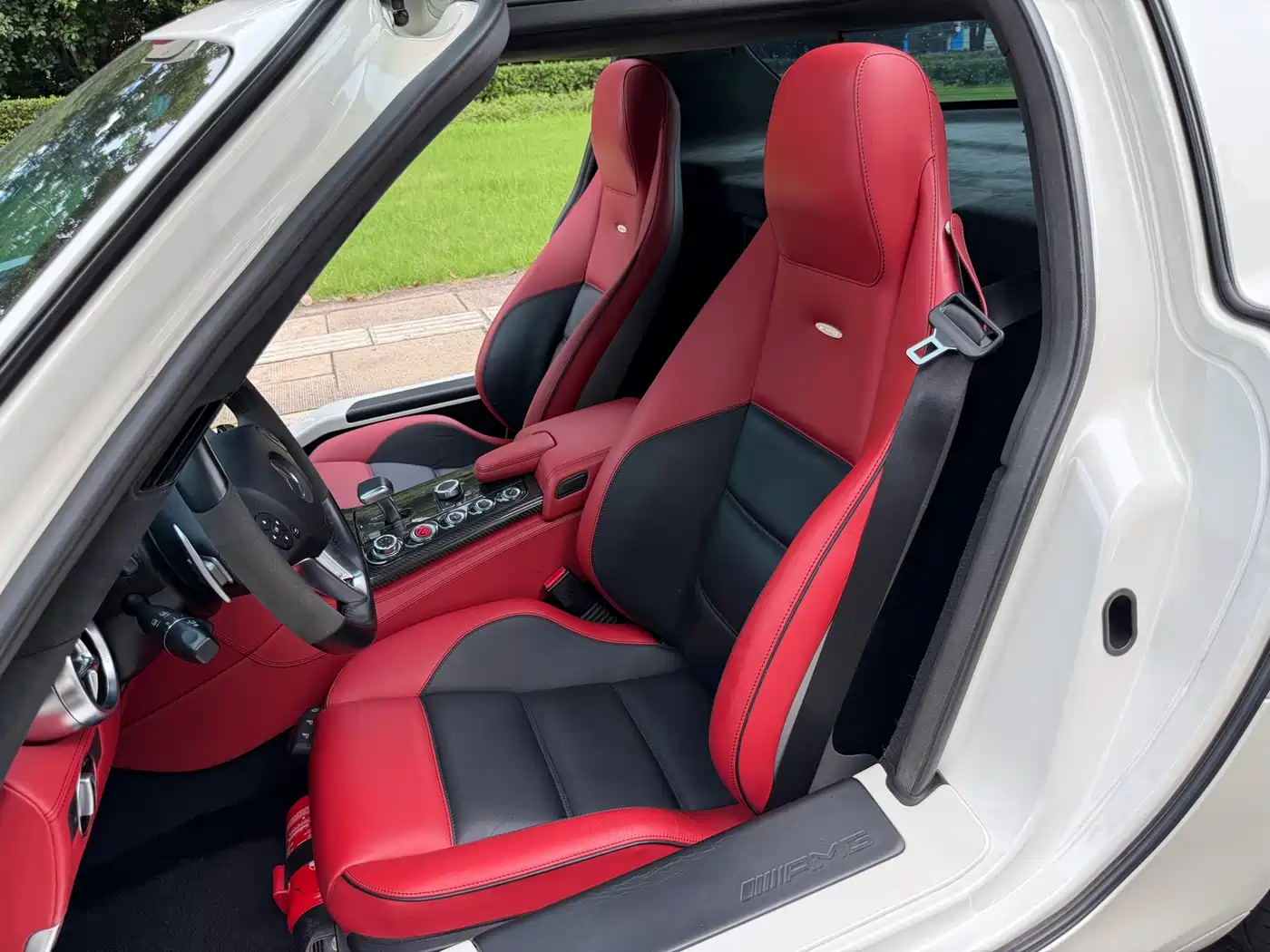 Mercedes-Benz SLS AMG 2012 2011 SLS AMG