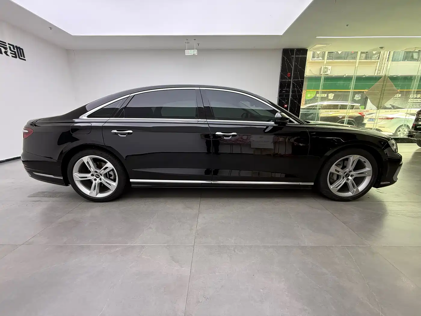 Audi A8 2023 A8L 50 TFSI quattro Exclusive фото 7