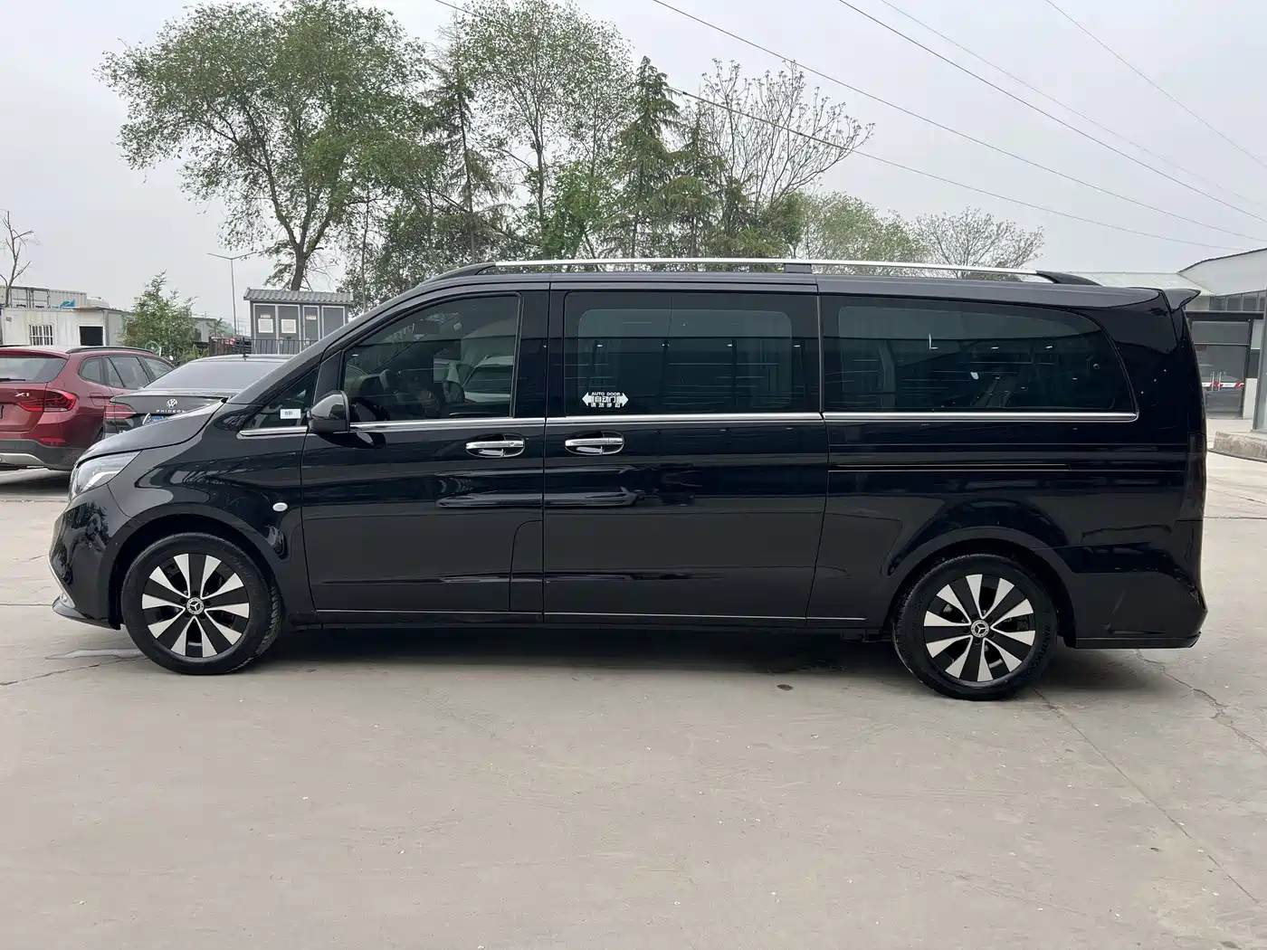 Mercedes-Benz Vito 2023 2.0T Business 7-Seater фото 12