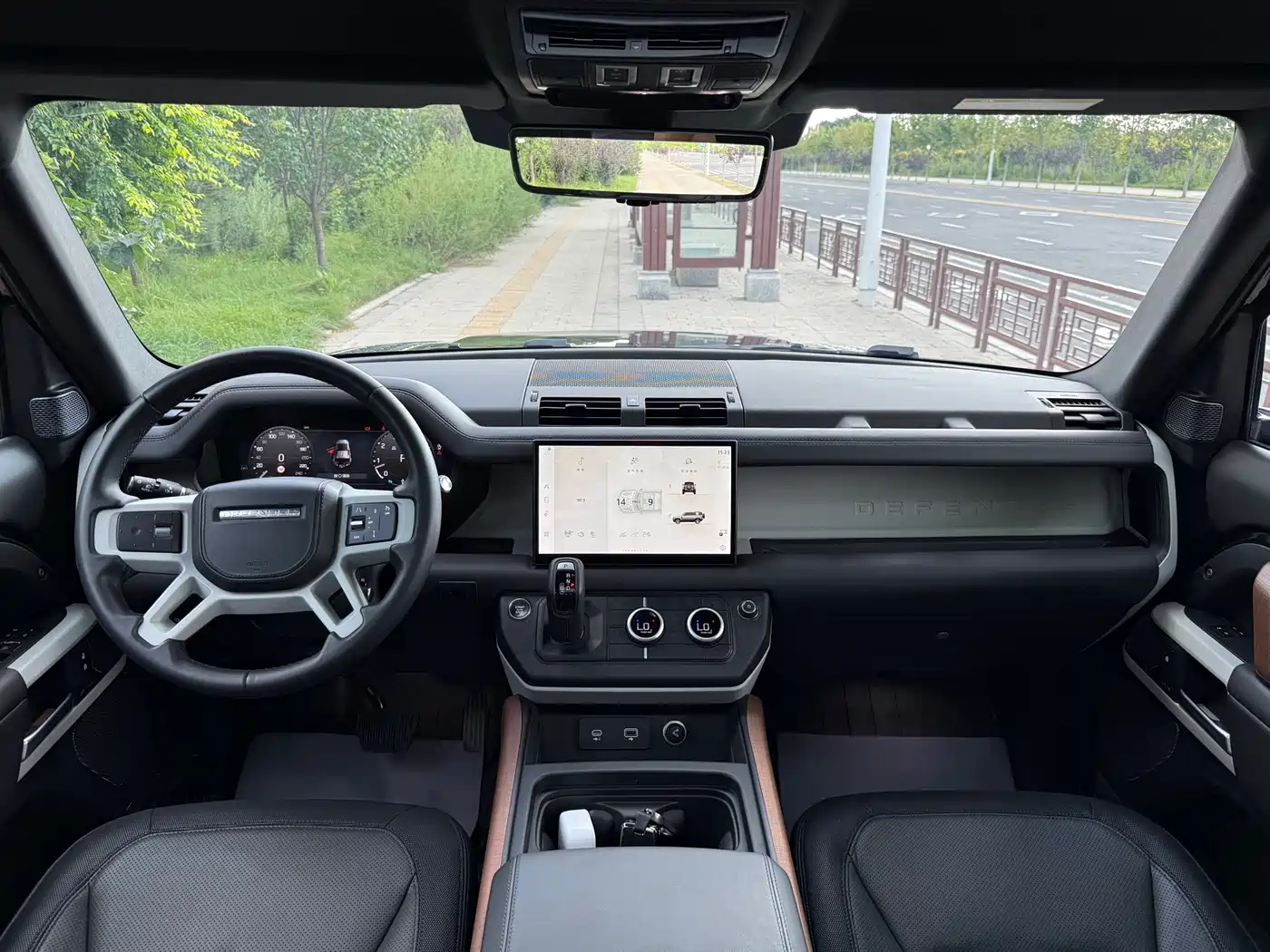 Фото 9 - Land Rover Defender