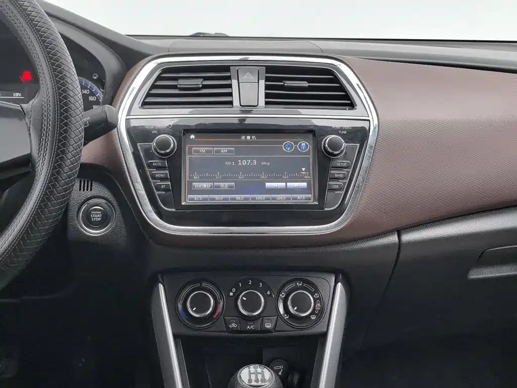Suzuki Xiaotu 2019 2017 1.6L Manual 2WD Urban Fashion