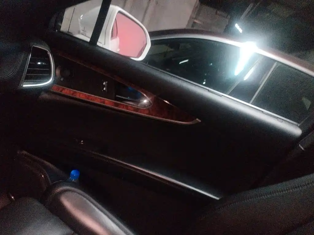 Photo 18 - Lincoln MKX