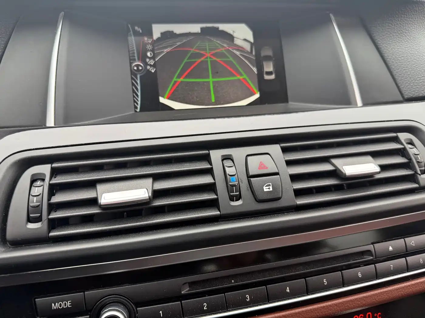BMW 5 Series (Import) 2014 520i Classic фото 15