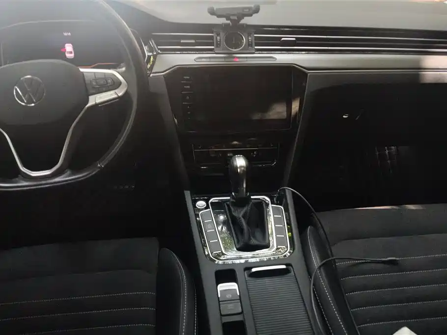 Volkswagen Magotan 2020 330TSI DSG Luxury фото 13