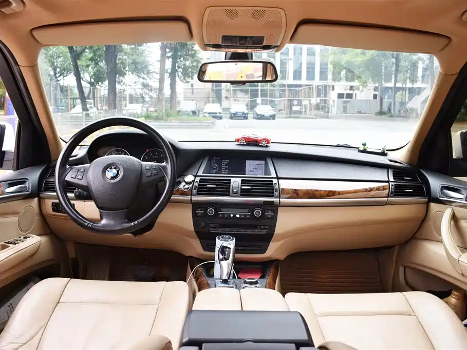 BMW X5 (Import) 2011 xDrive35i Leading Edition фото 15